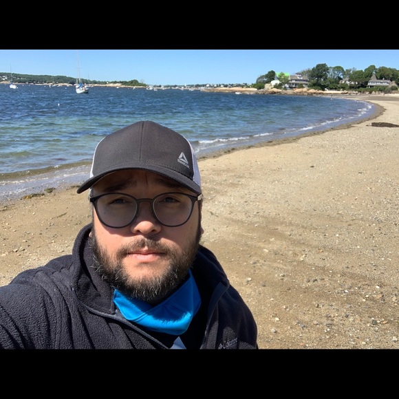 Poshmark profile picture for @esport